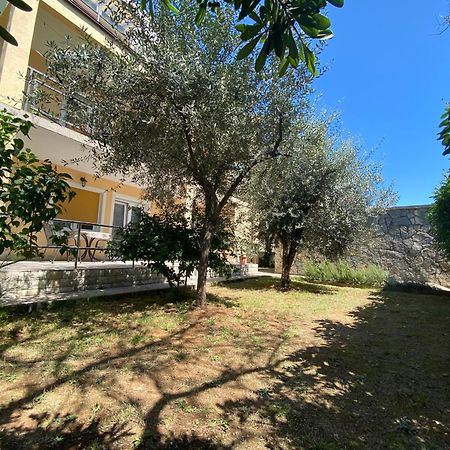 קרק Apartments Topic & Krk Central Location מראה חיצוני תמונה