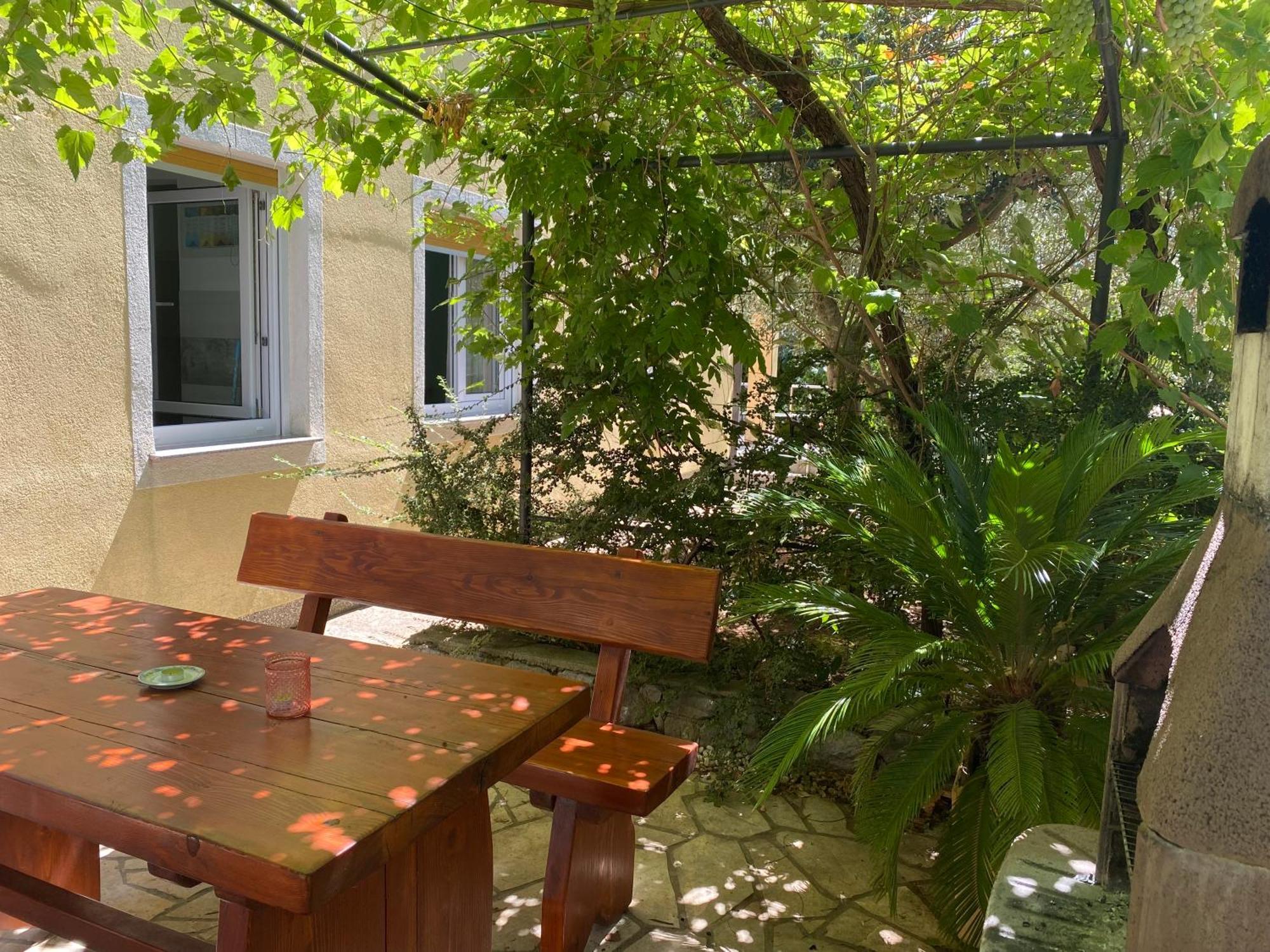 קרק Apartments Topic & Krk Central Location מראה חיצוני תמונה
