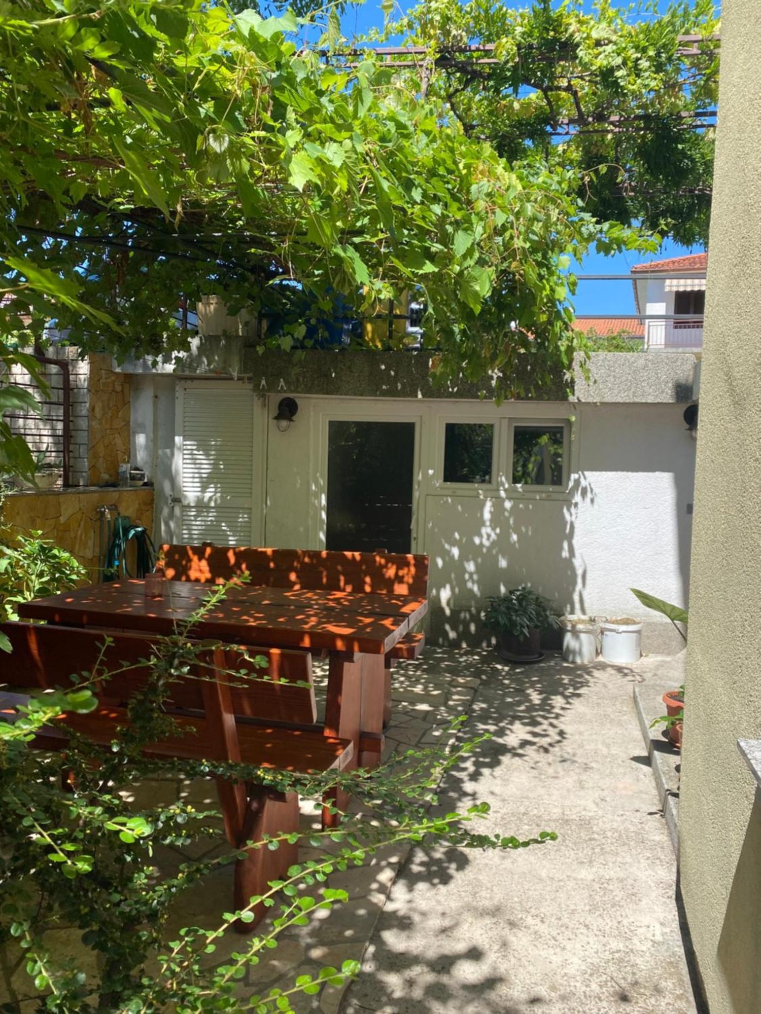 קרק Apartments Topic & Krk Central Location מראה חיצוני תמונה