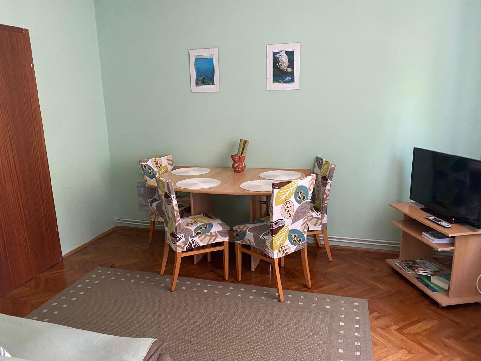 קרק Apartments Topic & Krk Central Location מראה חיצוני תמונה