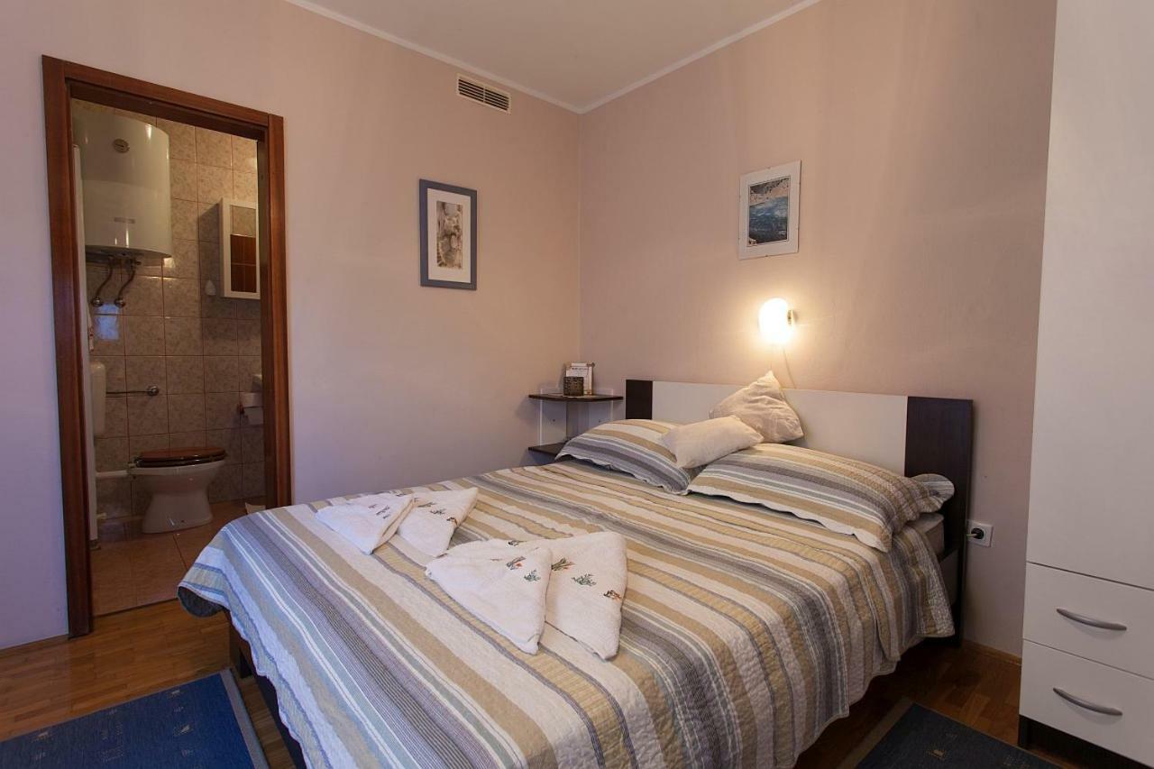 קרק Apartments Topic & Krk Central Location מראה חיצוני תמונה